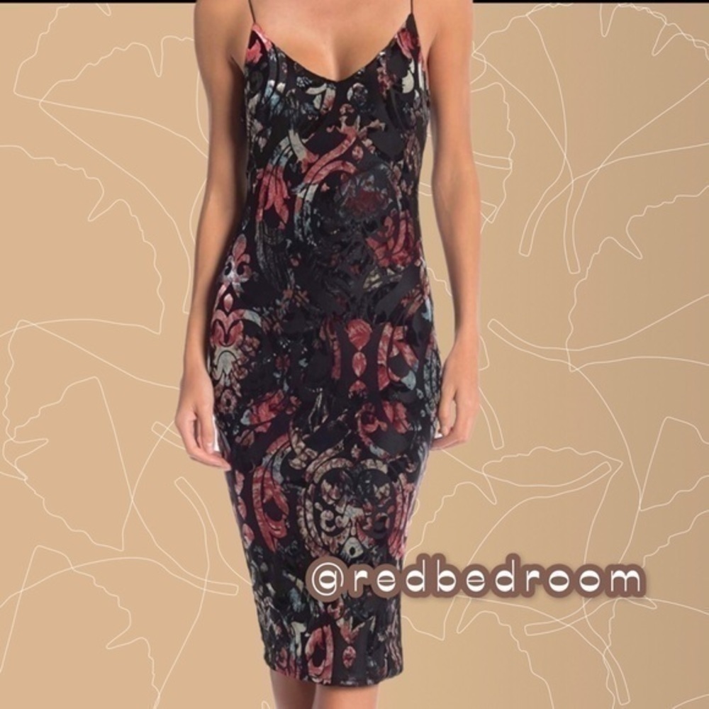 Bodycon velvet cami midi dress - Picture 3 of 6